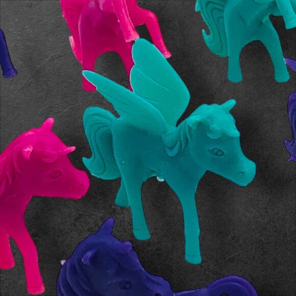 Horse Pegasus Unicorn Lot of 20 Plastic Imaginative Play Toy Pink Purple Green - Picture 7 of 8